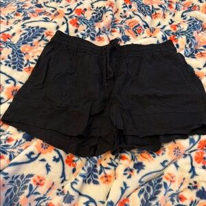 J. Crew Black Cargo Shorts Versatile and Relaxed